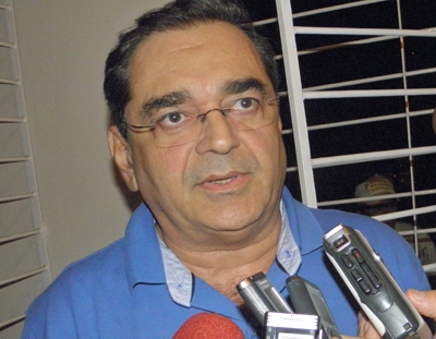 Ãlvaro Dias responde a Vivaldo Costa