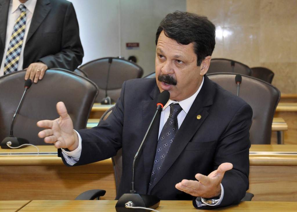 Ricardo Motta solicita benefÃcios para municÃpio de Monte das Gameleiras