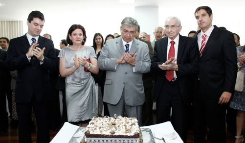 Garibaldi recebe homenagem de servidores da PrevidÃªncia e do Senado Federal