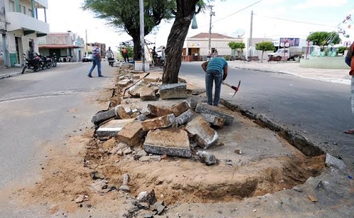 Obras principal avenida de Jardim de Piranhas seguem aceleradas
