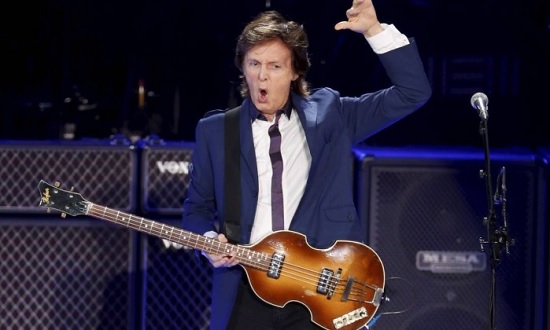 Paul McCartney leva público ao delÃrio em BrasÃlia