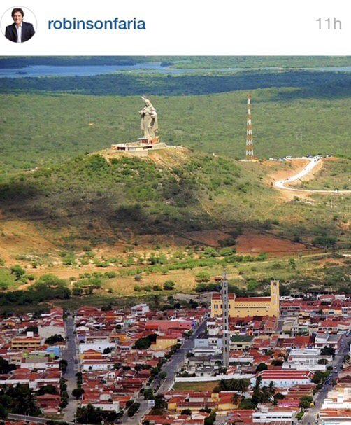 Robinson empenhado do telefÃ©rico de Santa Cruz