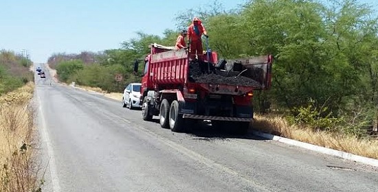 Prefeitura de Caicó retoma operação tapa buraco na RN 118