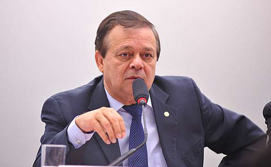Relator na Câmara diz que antecipará parecer sobre impeachment de Dilma