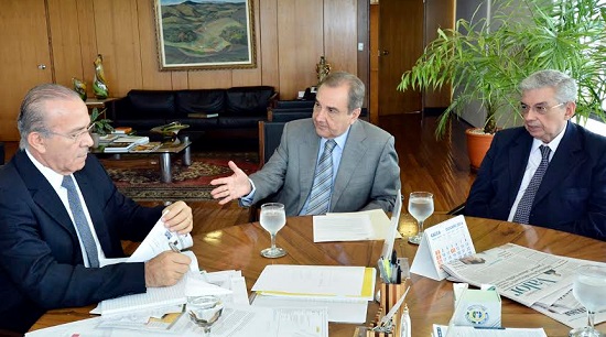 Agripino pede prorrogaÃ§Ã£o da isenÃ§Ã£o para indÃºstria salineira do RN