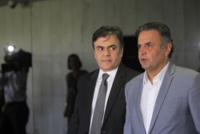 Aécio Neves cobra lealdade de Cássio Cunha Lima e Tasso Jereissati