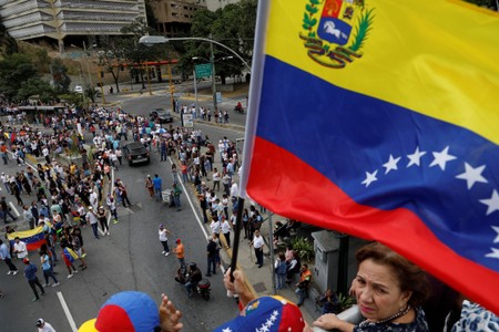 Rússia acusa EUA de usar ajuda humanitária como pretexto para derrubar Maduro