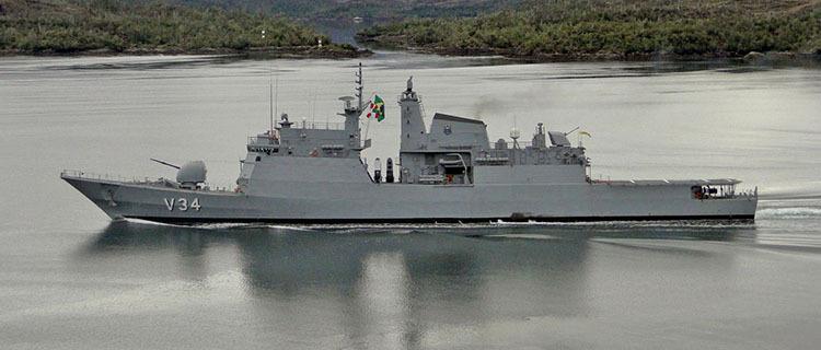 Corveta Barroso atraca no Porto de Natal