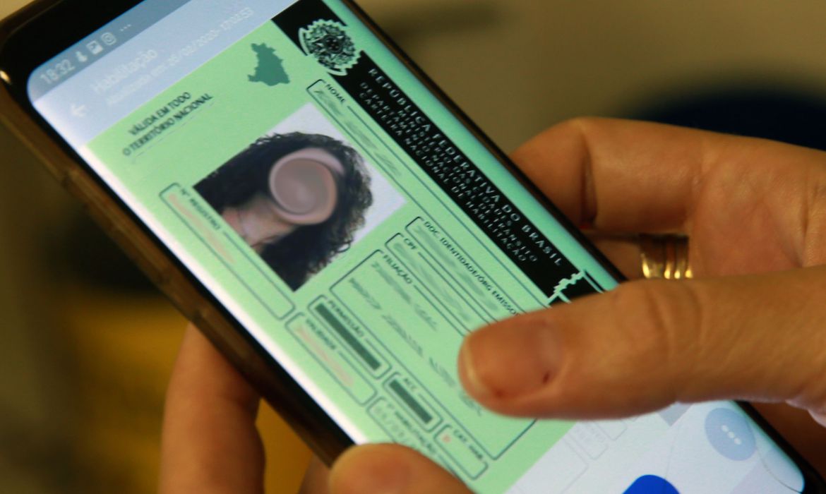 Condutores jÃ¡ podem imprimir em casa documento veicular