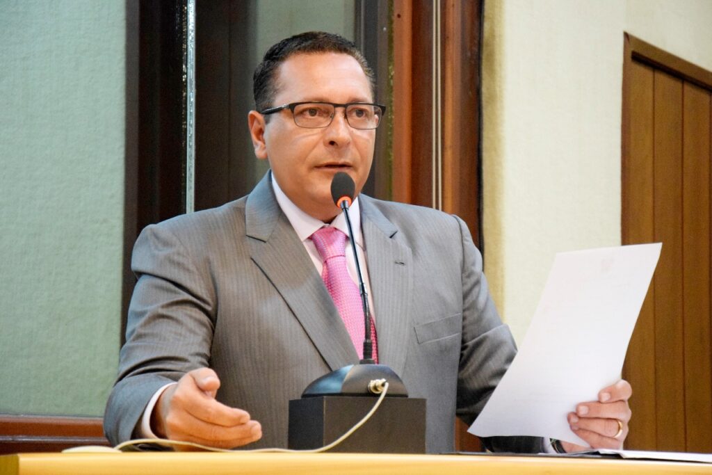 Ezequiel Ferreira apresenta moção de congratulações a novo presidente do TJRN