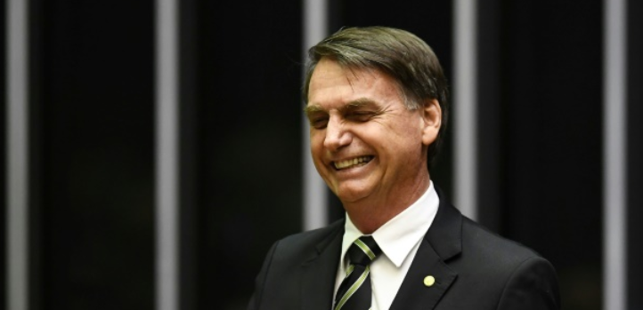 bolsonaro bacana 1 Bolsonaro assina MP que destina R$ 20 bilhões à vacinação contra covid-19