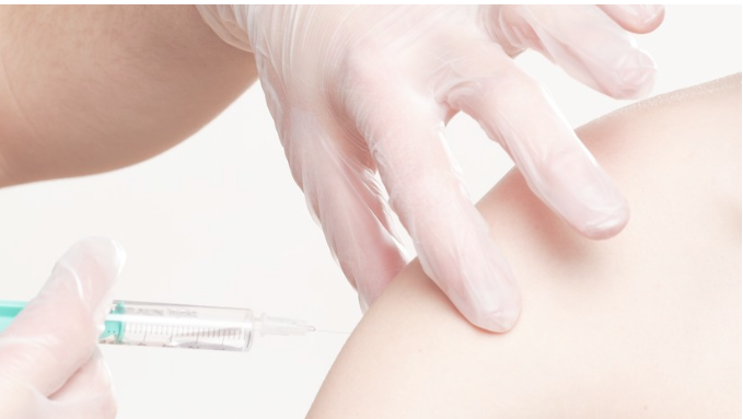 vacina aplicada 3 Saúde: vacinação começa entre 20 de janeiro e 10 de fevereiro
