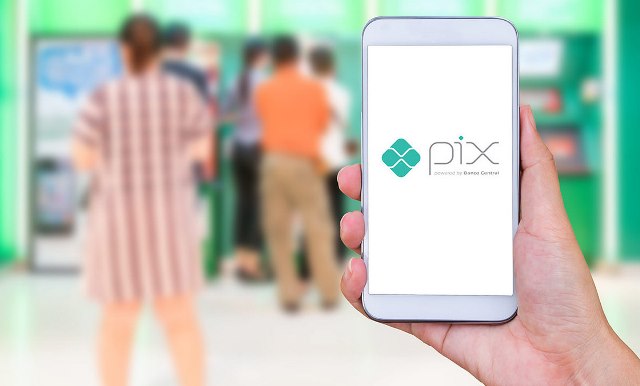 PIX Pix chega a 25% dos brasileiros, movimenta R$ 203 bilhões e deve ganhar novas funções