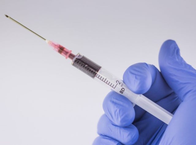 agulha seringa vacina 1 868x644 1 Bancos doaram R$ 347,2 milhões para produção de vacinas no Brasil