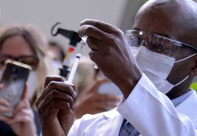 Brasil chega a 1,8 milhão em número de vacinados contra a covid-19