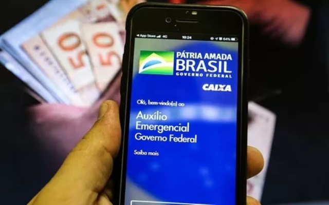 Governo enviará 2,3 milhões de SMS para quem recebeu auxílio indevidamente