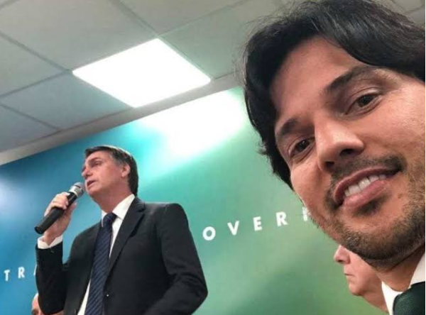 fabio e bolsonato insta Fábio Faria diz que "centrão" apoiará reeleição de Bolsonaro