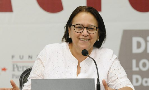 fatima na folha Pedido de Fátima em priorizar vacina para professores repercute na Folha