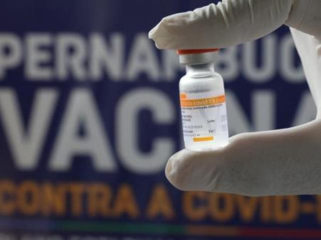 para imunizar vacina da coronavac precisa ser aplicada em duas doses Bula indica que Coronavac é contraindicada para algumas pessoas; saiba quais são