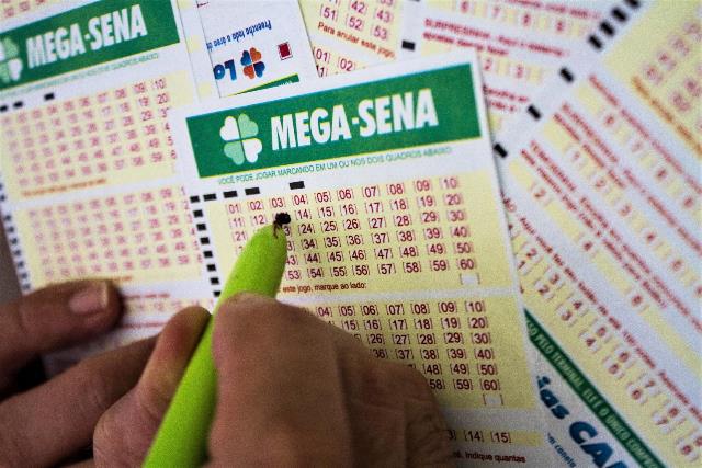 volantes da mega sena Mega-Sena: ninguém acerta as seis dezenas e prêmio vai a R$ 40 milhões