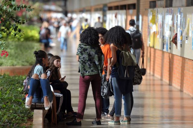 Capes alunos estudo Edital prevê internacionalização de universidades brasileiras