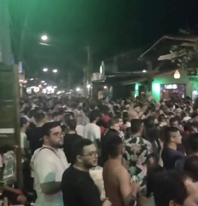 aglomeracoes Os culpados pelas aglomerações em Pipa são:  povo, o prefeito e Fátima
