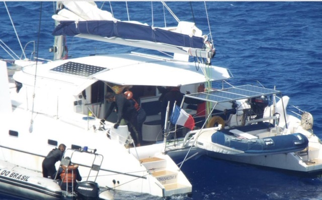 catseyer Francês é resgatado de veleiro próximo à costa do RN após sofrer acidente
