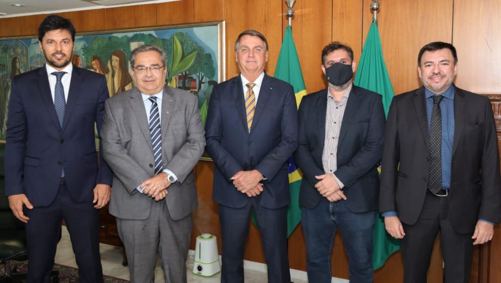 com ministros Álvaro Dias é recebido por Bolsonaro e confirma investimentos para Ponta Negra, Natal (RN)