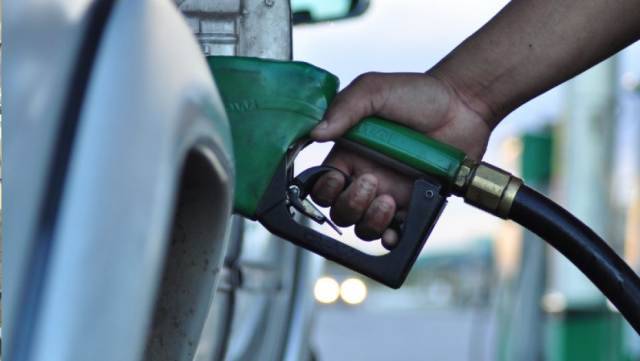 gasolina 930x524 1 Petrobras aumenta preço de gasolina e diesel às vésperas de mudança no comando