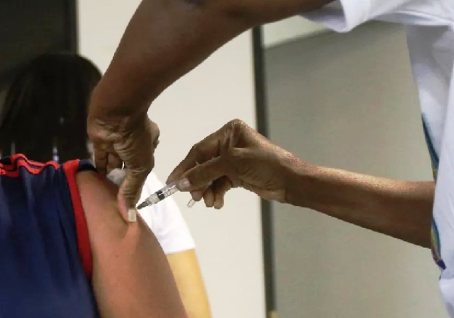 vacina4 Quase 5 milhões de pessoas já foram vacinadas no país