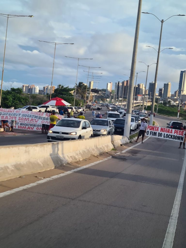 a2b793a5 83d5 4b7a bafb 6d00151dc142 Natal (RN): Trabalhadores protestam pelo “fim do lockdown