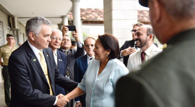 General Girão x Fátima Bezerra: o duelo dos extremistas