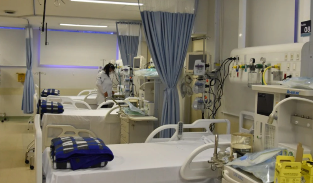 leitos graves 2 Ministério tem reuniões com indústrias para garantir kit intubação