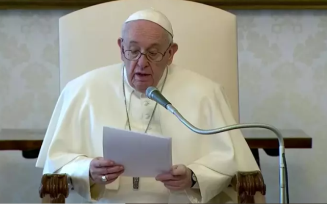 papa Crise: Papa Francisco corta 10% dos salários de cardeais para evitar demissões