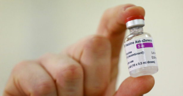 vacina astra Alemanha, Itália e França alegam “precaução” e proíbem uso da vacina da AstraZeneca. Se fosse Bolsonaro o mundo estava acabando