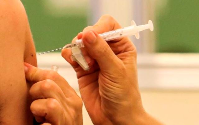 20210412064457iRZYn3 Vacinas para 2ª dose da CoronaVac para três grupos prioritários serão enviadas no início de maio, diz ministério da Saúde