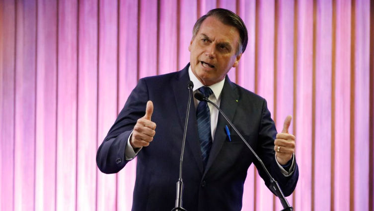 Bolsonaro reunido com 50 empresários Durante encontro virtual com um grupo de 50 empresários na tarde desta terça-feira, o presidente Jair Bolsonaro voltou a se comprometer com a vacinação dos brasileiros e as reformas estruturais para recuperar a economia.