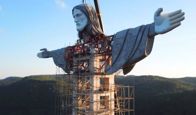 estatua de cristo gaucha Estátua de Santa Rita, em Santa Cruz (RN) continua a maior do mundo
