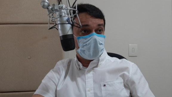 tiago almeida na radio Prefeito de Parelhas (RN) ameaça renunciar