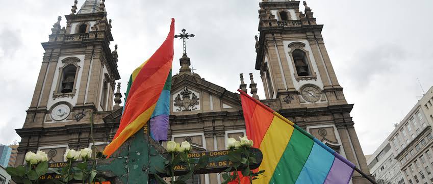 RELIGIÃO, GAY, IGREJA, Igreja decide que gays não são qualificados para ordenação