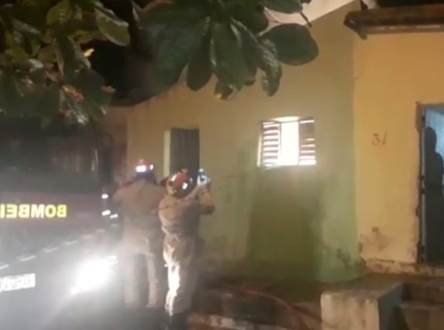 Fábrica clandestina de fogos de artifÃcio explode em Patos (PB)