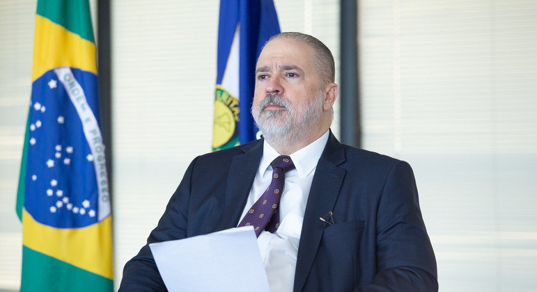 Moraes arquiva pedido de investigação contra Aras