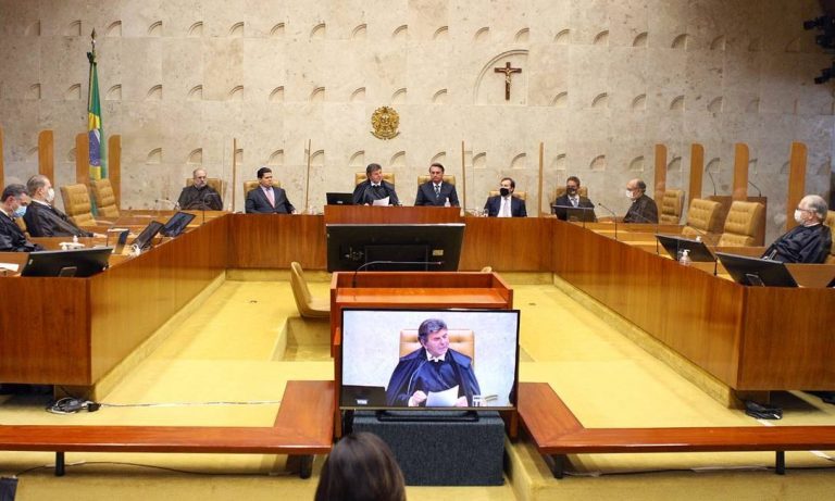 Bolsonaro pede soluções a auxiliares para reagir a decisões do STF contra ele e apoiadores