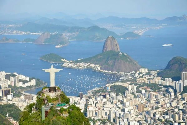 Retomada do turismo no paÃs tem número histórico de embarques em 2021