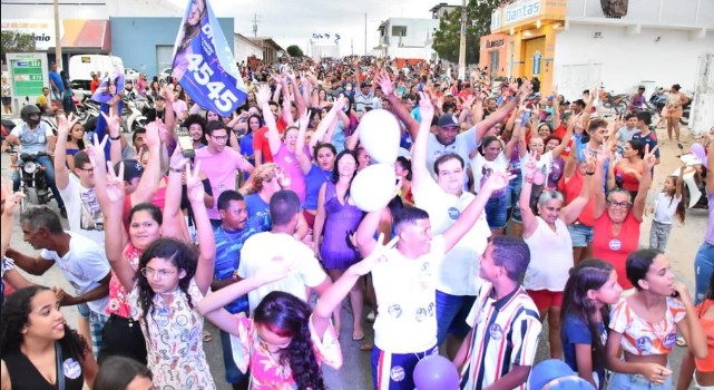 Grande carreata âAbraçando o Seridóâ marca crescimento de Dra. Júlia
