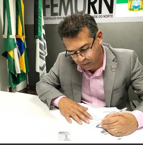 Prefeitos do MDB são eleitos para presidir Associações de MunicÃpios