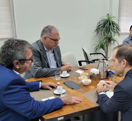 FIERN e SENAI discutem potencial energÃ©tico do NE e possibilidades de cooperaÃ§Ã£o com Embaixada dos EUA