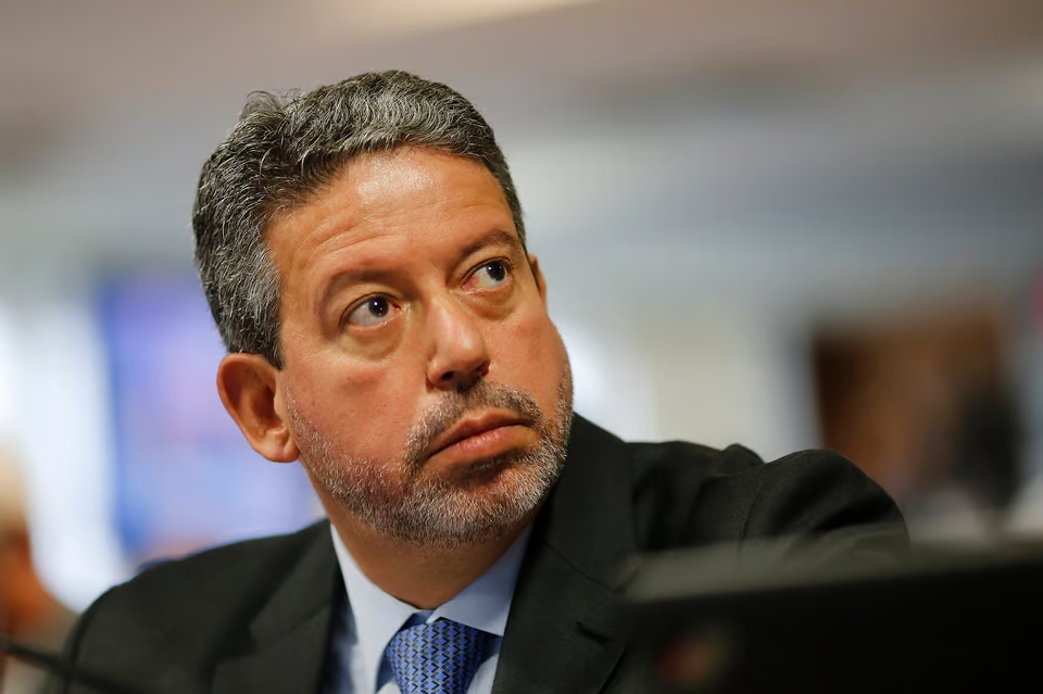 Lira: intenção de Lula de rever privatização da Eletrobras é preocupante
