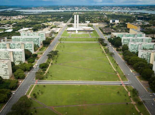 Bloqueio orçamentário afeta recursos de seis ministérios