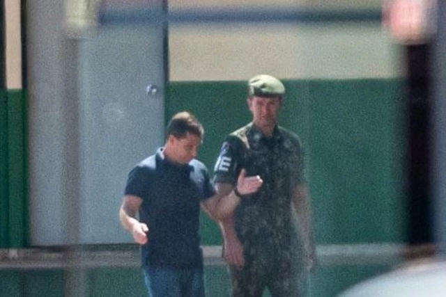 Mauro Cid deixa Batalhão do Exército após quatro meses de prisão